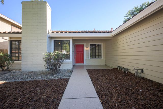2174 Lejano Way, Sacramento, CA 95833