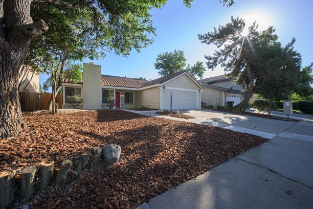 2174 Lejano Way, Sacramento, CA 95833