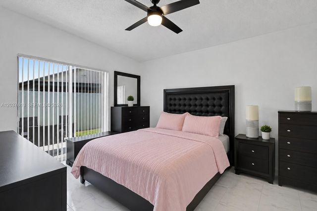 2886 W 74th Place, Hialeah, FL 33018