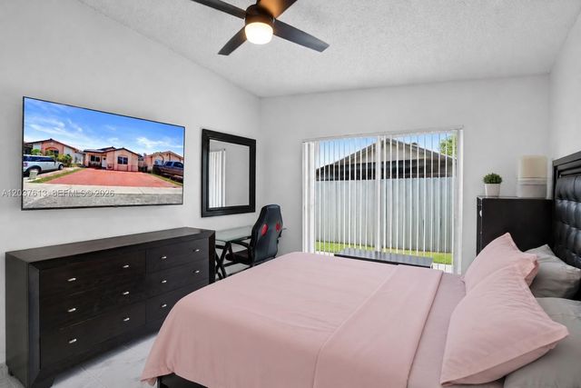 2886 W 74th Place, Hialeah, FL 33018