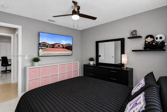 2886 W 74th Place, Hialeah, FL 33018