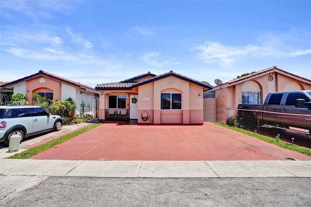 2886 W 74th Place, Hialeah, FL 33018