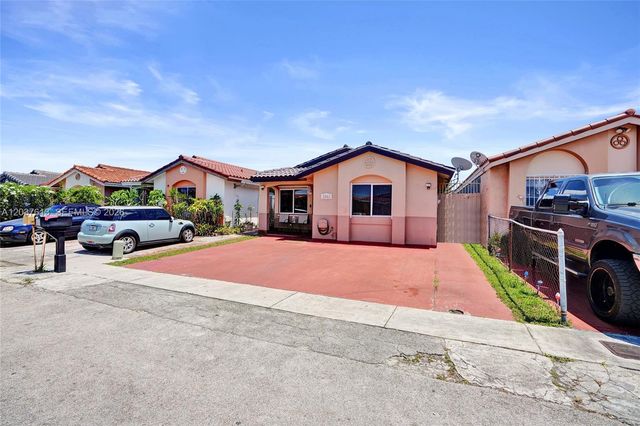 2886 W 74th Place, Hialeah, FL 33018