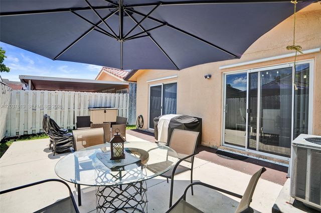 2886 W 74th Place, Hialeah, FL 33018
