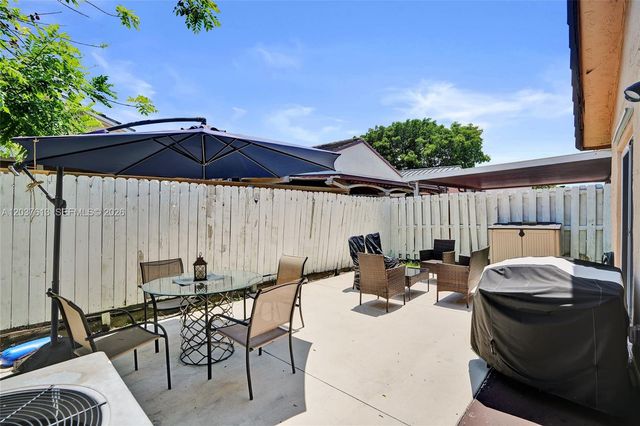 2886 W 74th Place, Hialeah, FL 33018