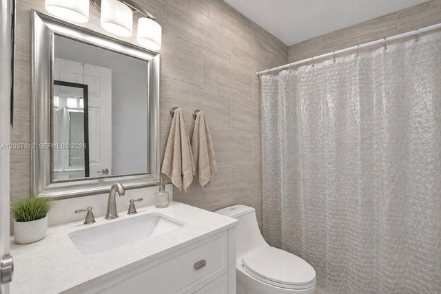 2886 W 74th Place, Hialeah, FL 33018