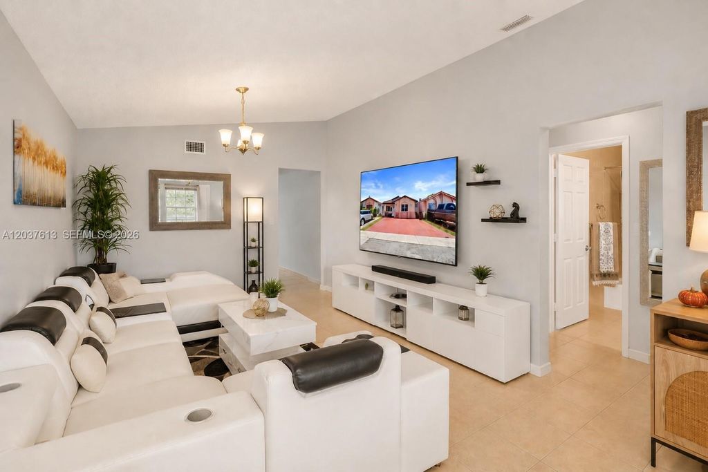 2886 W 74th Place, Hialeah, FL 33018
