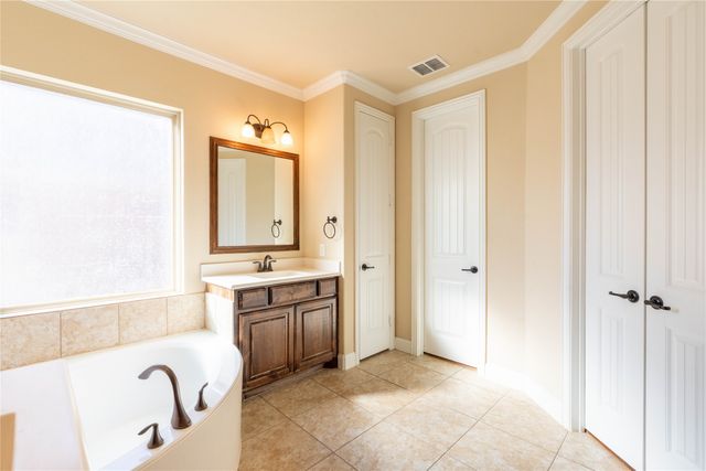 9101 Waters Lane, Rowlett, TX 75089