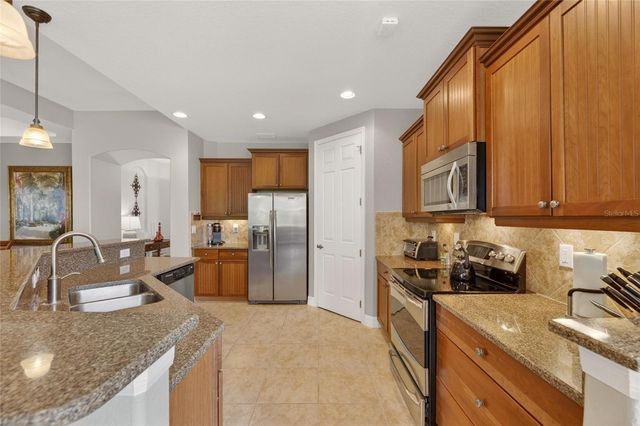 1423 EMERALD DUNES DRIVE, Sun City Center, FL 33573