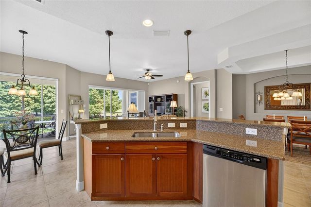 1423 EMERALD DUNES DRIVE, Sun City Center, FL 33573