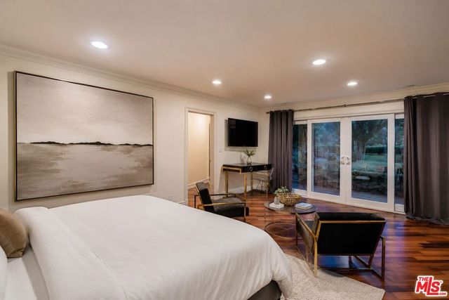 1915 Loma Vista Drive, Beverly Hills, CA 90210
