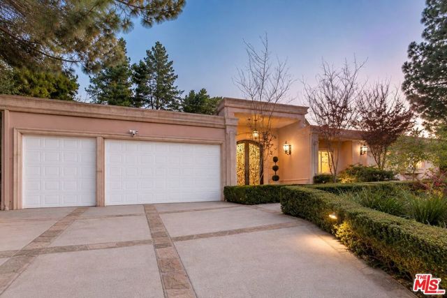 1915 Loma Vista Drive, Beverly Hills, CA 90210