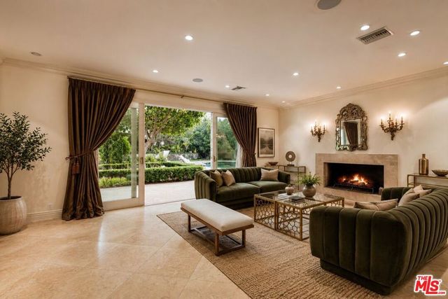 1915 Loma Vista Drive, Beverly Hills, CA 90210