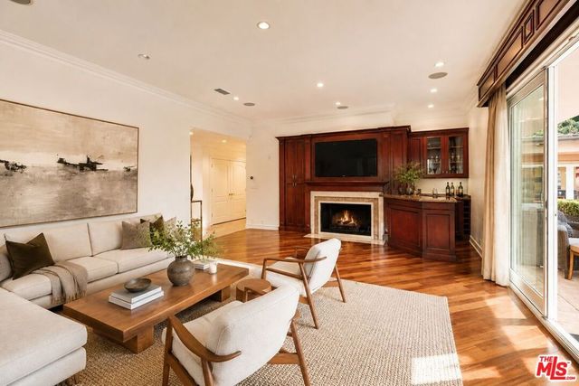 1915 Loma Vista Drive, Beverly Hills, CA 90210