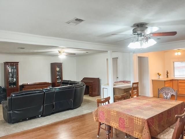 9401 Montgomery Lane, La Porte, TX 77571