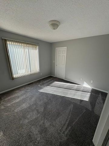 420 14th Avenue S, Fargo, ND 58103