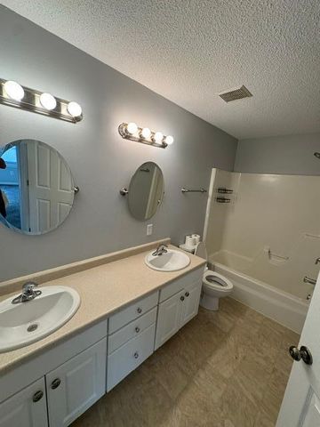 420 14th Avenue S, Fargo, ND 58103