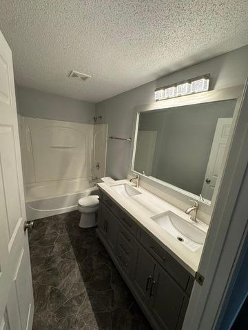 420 14th Avenue S, Fargo, ND 58103