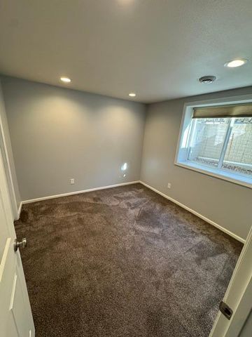 420 14th Avenue S, Fargo, ND 58103