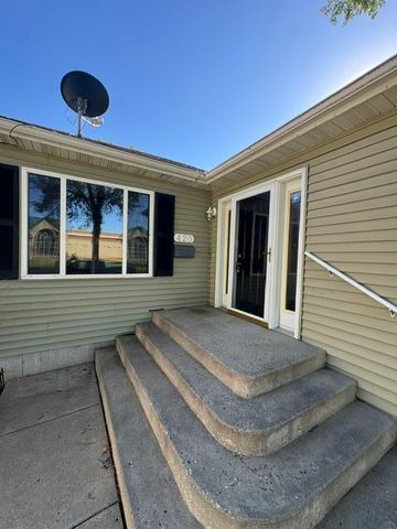 420 14th Avenue S, Fargo, ND 58103