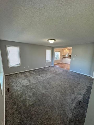420 14th Avenue S, Fargo, ND 58103