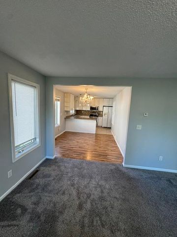 420 14th Avenue S, Fargo, ND 58103
