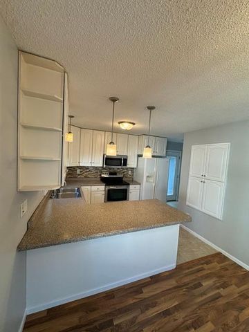 420 14th Avenue S, Fargo, ND 58103