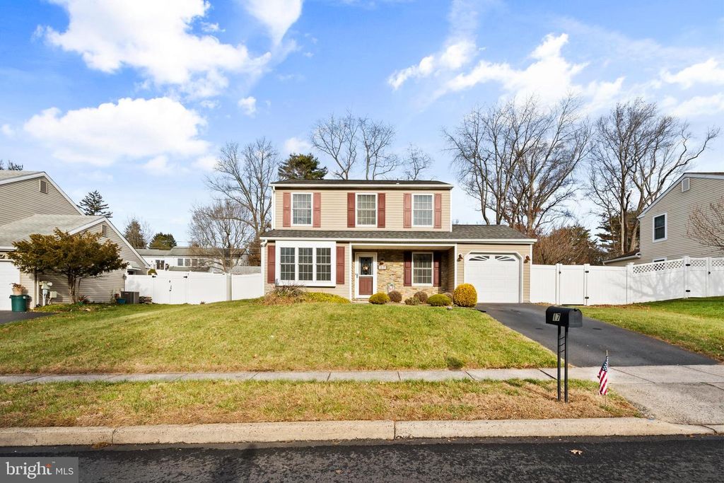 17 ALBERTS WAY, Langhorne, PA 19047