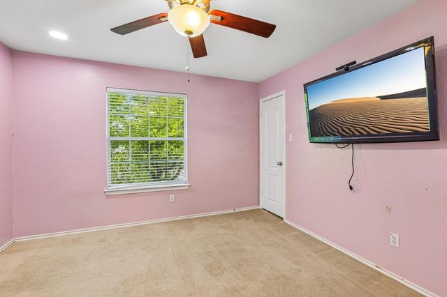 112 Floating Leaf DR, Hutto, TX 78634