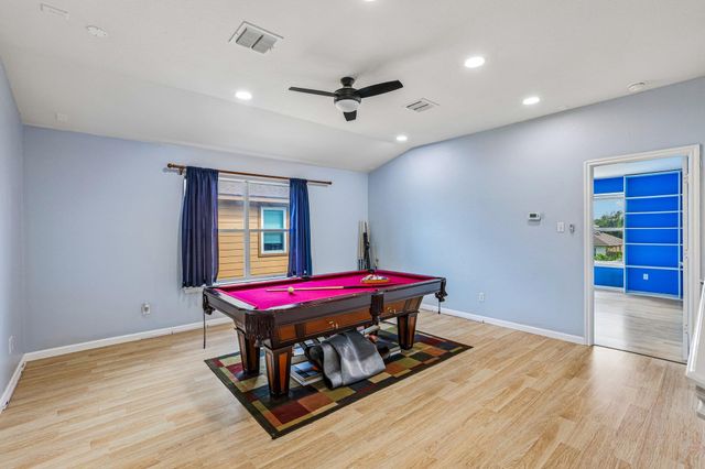112 Floating Leaf DR, Hutto, TX 78634