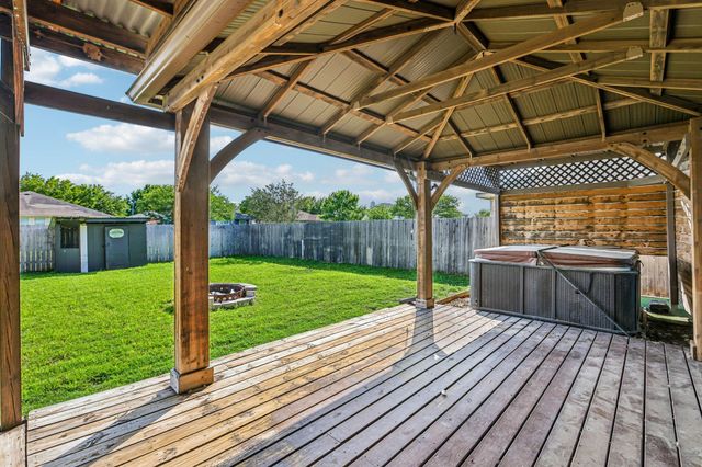 112 Floating Leaf DR, Hutto, TX 78634