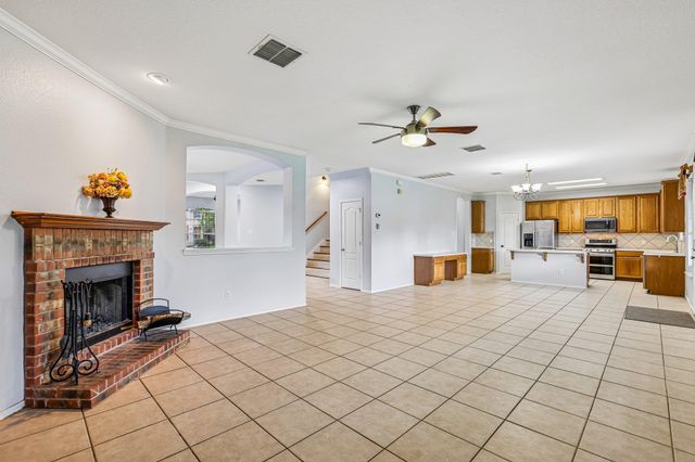 112 Floating Leaf DR, Hutto, TX 78634