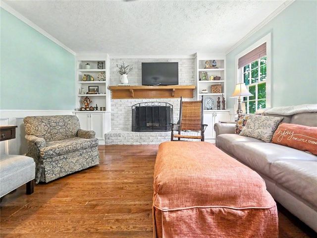886 Ryan Lane SW, Lilburn, GA 30047