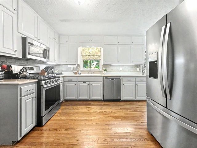 886 Ryan Lane SW, Lilburn, GA 30047