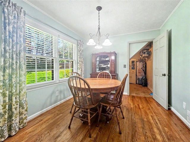 886 Ryan Lane SW, Lilburn, GA 30047