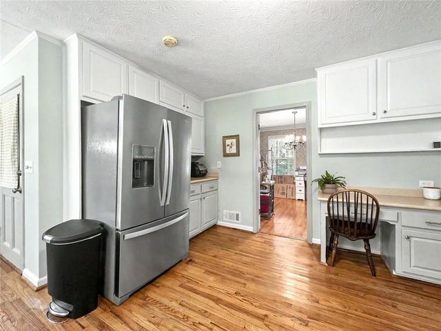 886 Ryan Lane SW, Lilburn, GA 30047