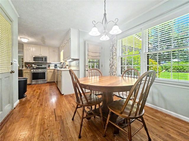 886 Ryan Lane SW, Lilburn, GA 30047