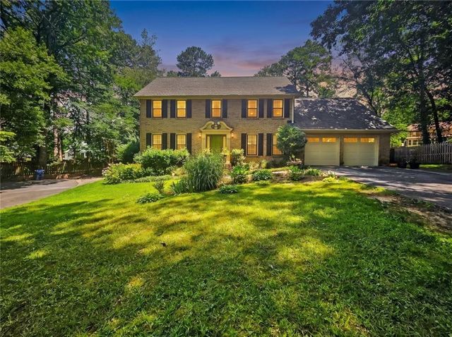 886 Ryan Lane SW, Lilburn, GA 30047