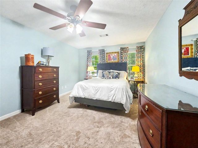 886 Ryan Lane SW, Lilburn, GA 30047