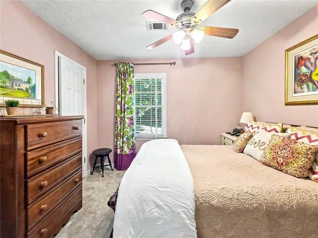 886 Ryan Lane SW, Lilburn, GA 30047