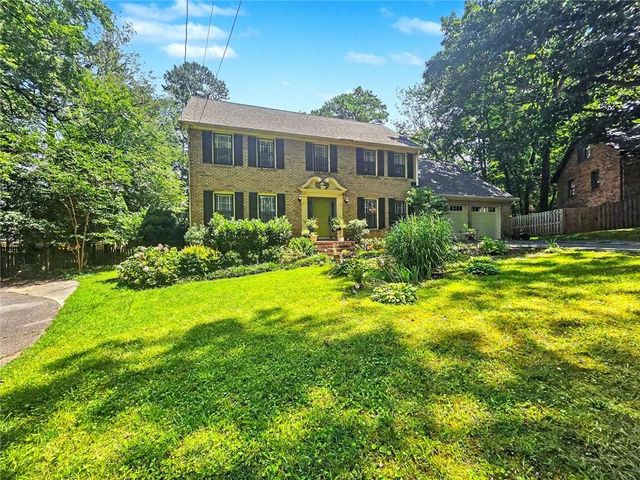 886 Ryan Lane SW, Lilburn, GA 30047