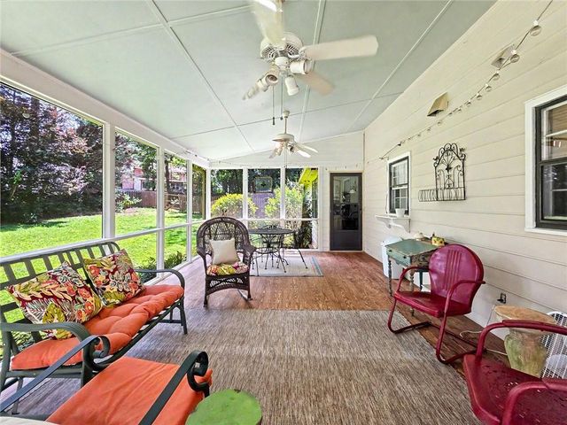886 Ryan Lane SW, Lilburn, GA 30047