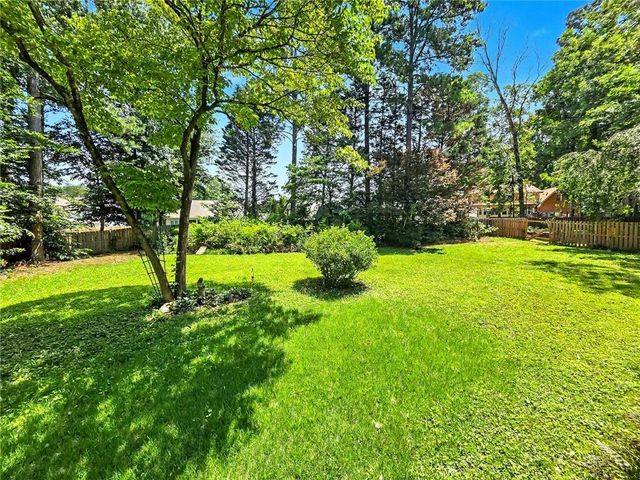 886 Ryan Lane SW, Lilburn, GA 30047
