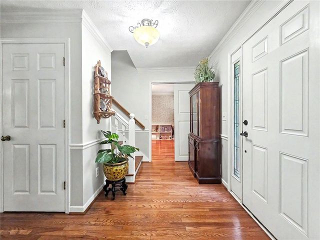 886 Ryan Lane SW, Lilburn, GA 30047