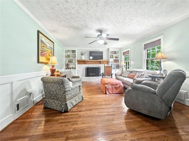 886 Ryan Lane SW, Lilburn, GA 30047