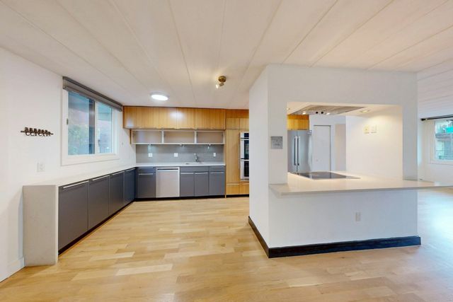 345 Harvard St 2 E-F, Cambridge, MA 02138