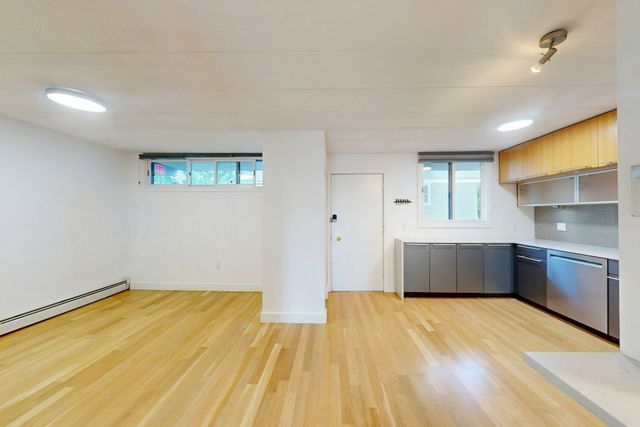 345 Harvard St 2 E-F, Cambridge, MA 02138