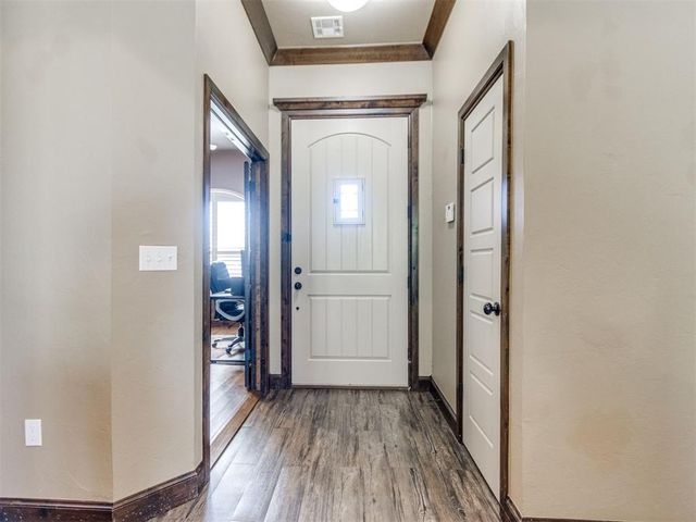 10915 Sara Court, Midwest City, OK 73130