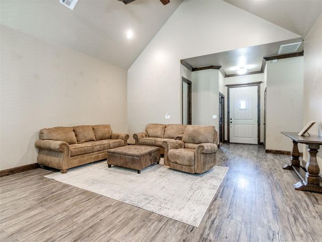 10915 Sara Court, Midwest City, OK 73130