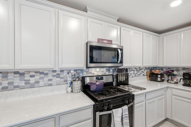 6883 E Woodward Avenue, Fresno, CA 93727